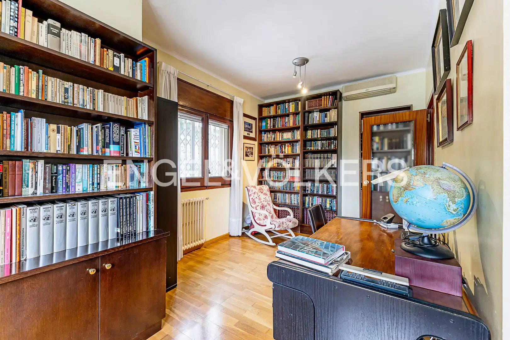 Sala d'estar de Casa o xalet en venda en Castelldefels amb Aire condicionat, Calefacció i Jardí privat