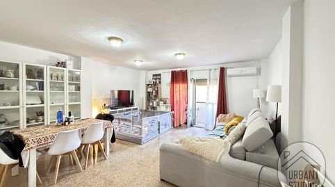 Foto 2 de Piso en venta en Pardo Gimeno, Benalúa, Alicante / Alacant
