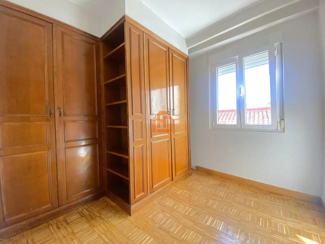 Habitación de Piso en venta en León Capital  con Calefacción, Parquet y Terraza