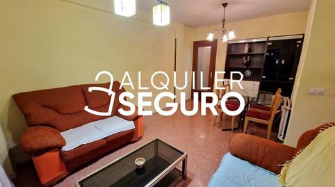 Foto 3 de Piso de alquiler en Libertad, Villafontana - Estoril I, Madrid