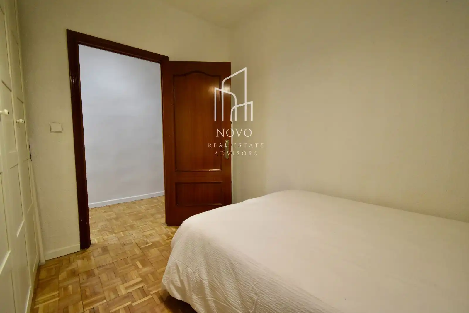 Habitación de Piso de alquiler en Madrid con Aire acondicionado, Calefacción y Amueblado