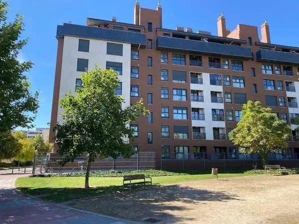 Vista exterior de Pis en venda en Valladolid amb Calefacció, Moblat i Piscina comunitària