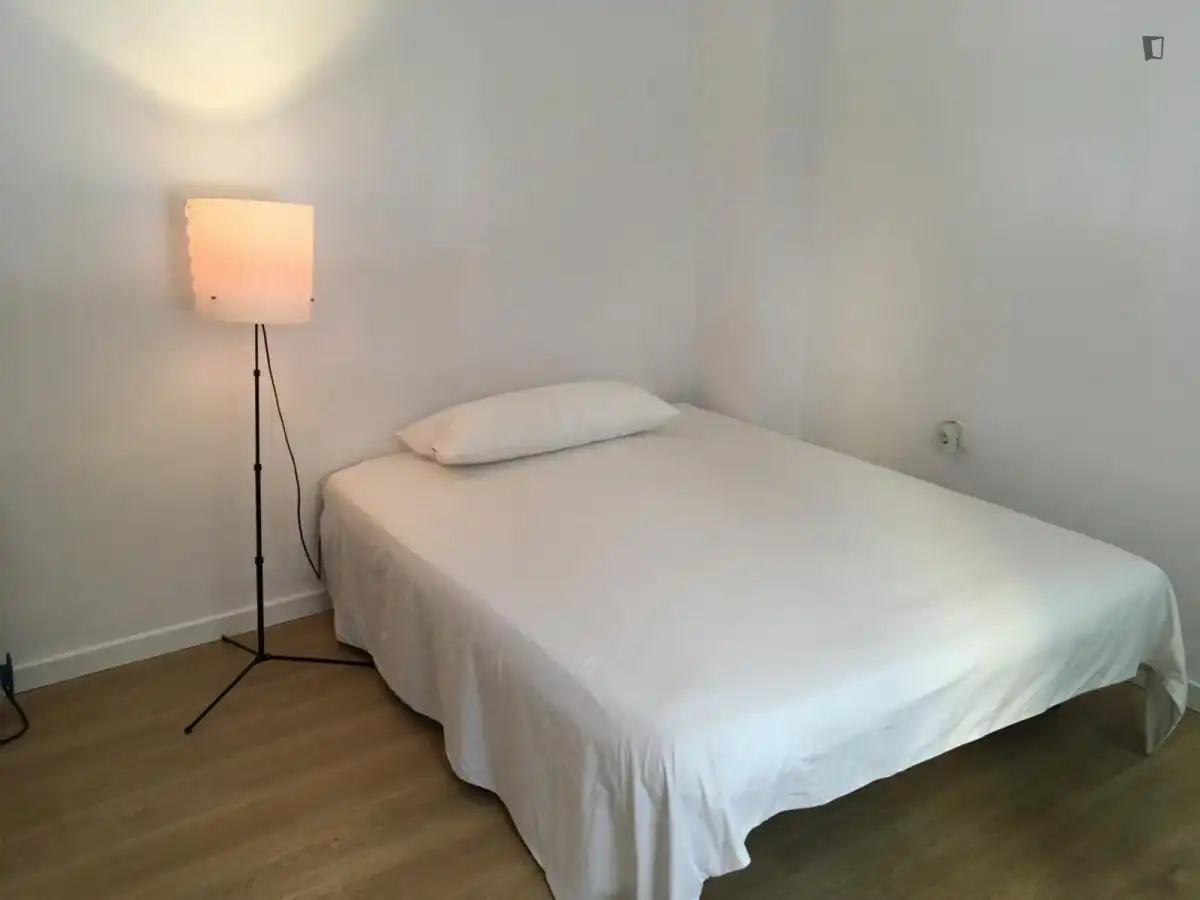 Room in Triana Este