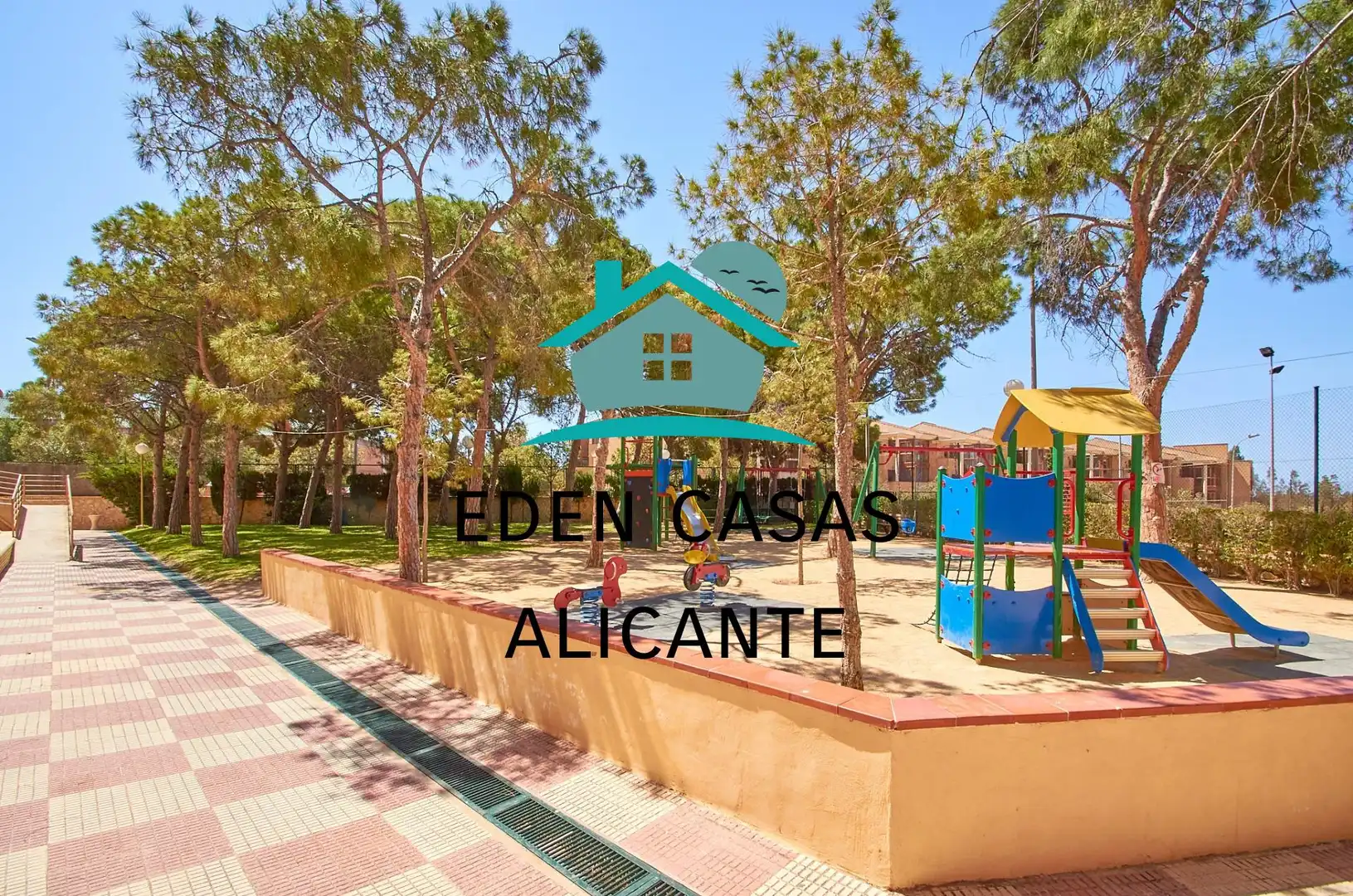 Außenansicht von Wohnungen zum Verkauf in Alicante / Alacant mit Klimaanlage, Heizung und Privatgarten
