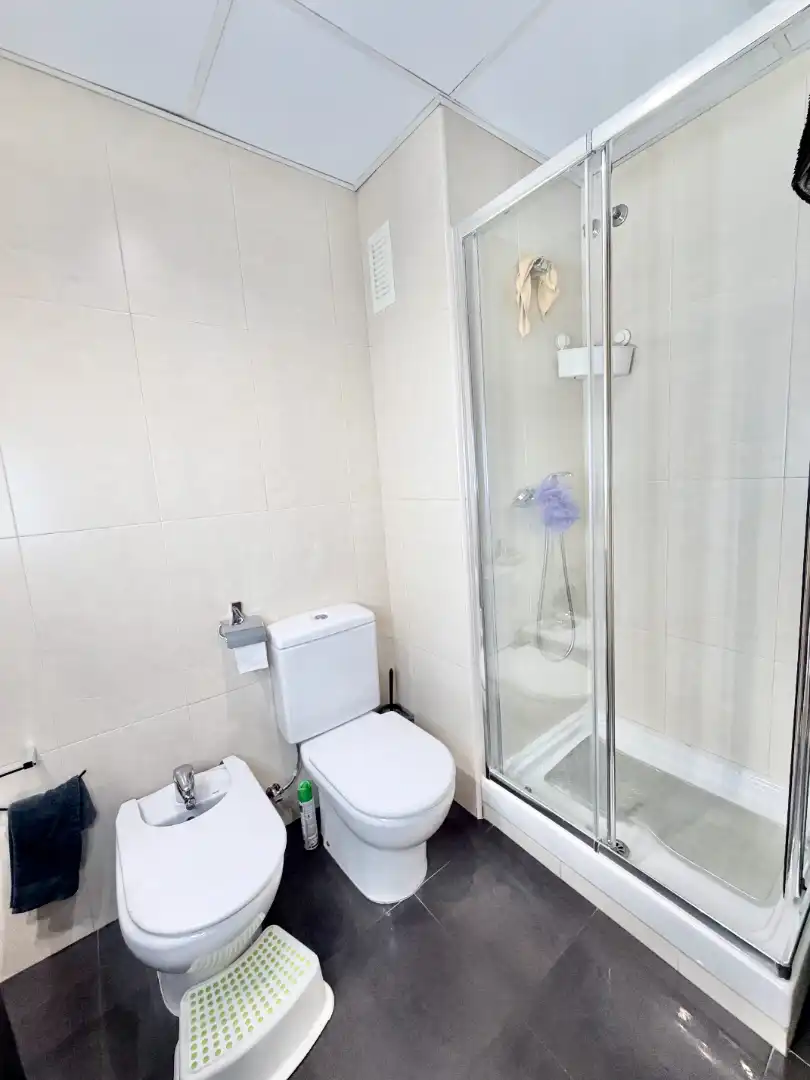 Bathroom of Ground floor for sale in Badalona  with Air Conditioner, Heating and Private garden