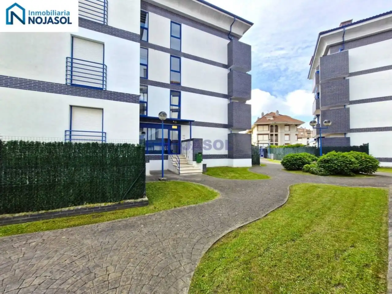 Aparcament de Apartament en venda en Noja amb Calefacció, Terrassa i Traster