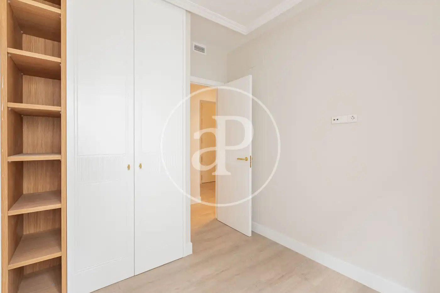 Flat for sale in Calle del Conde de Romanones, Embajadores - Lavapiés
