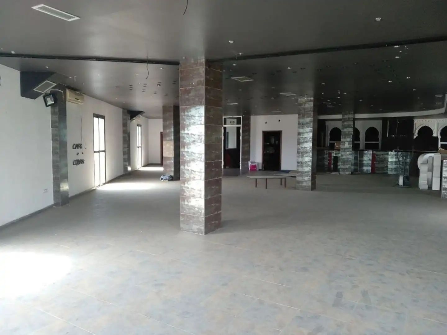 Gebäude zur Miete in Espartinas