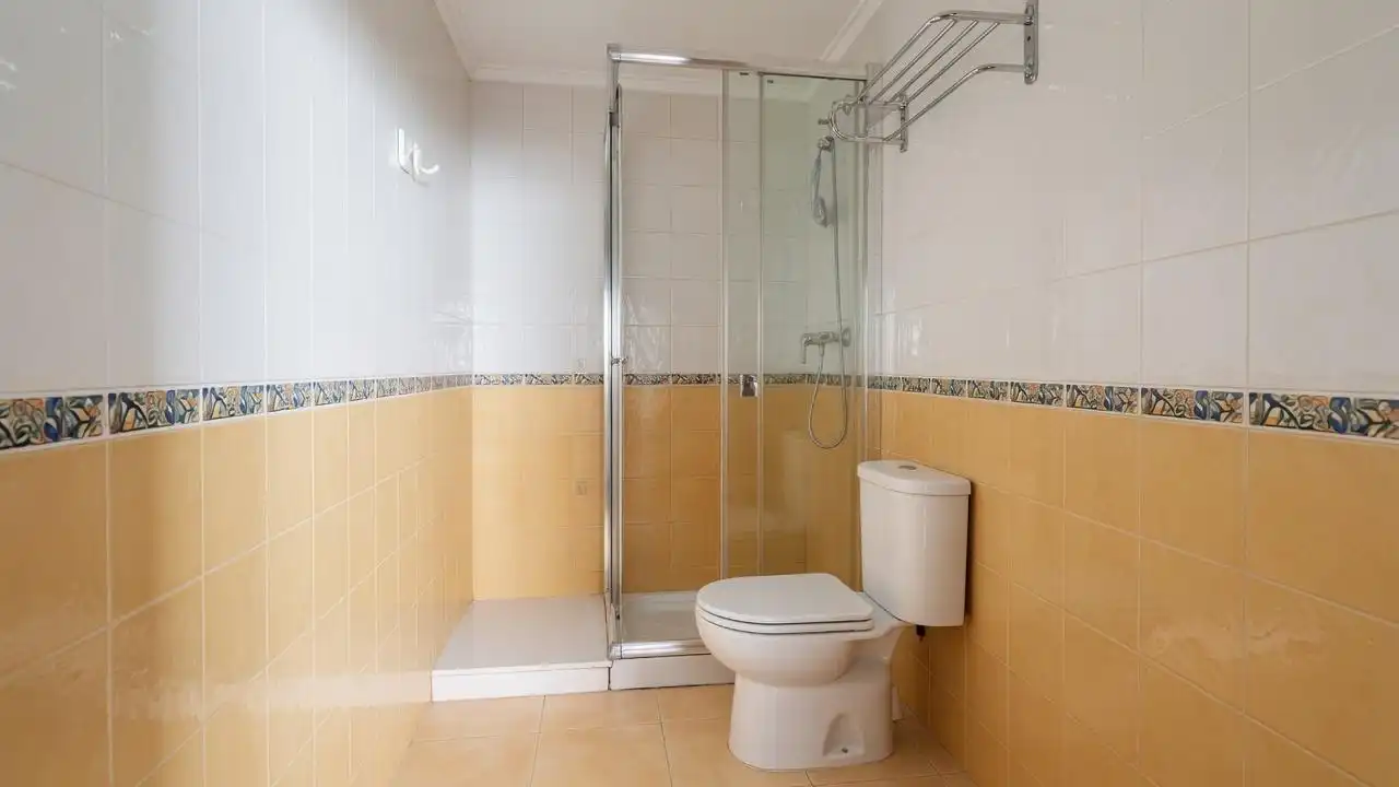 Baño de Piso en venta en Siero con Calefacción y Balcón