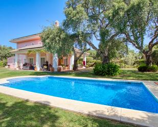 Jardí de Casa o xalet en venda en Sotogrande amb Aire condicionat, Terrassa i Piscina