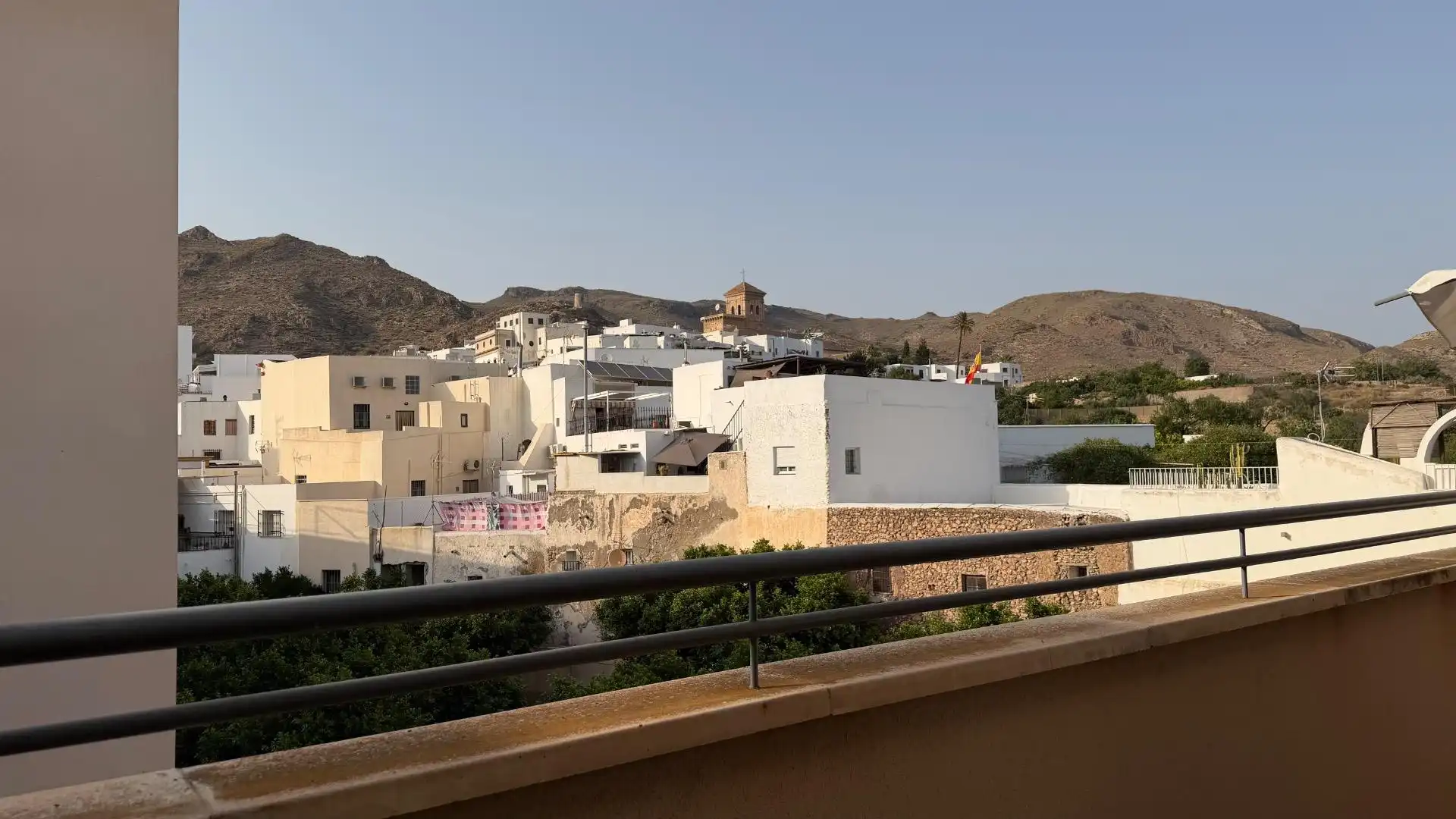 Vista exterior de Pis en venda en Níjar amb Aire condicionat