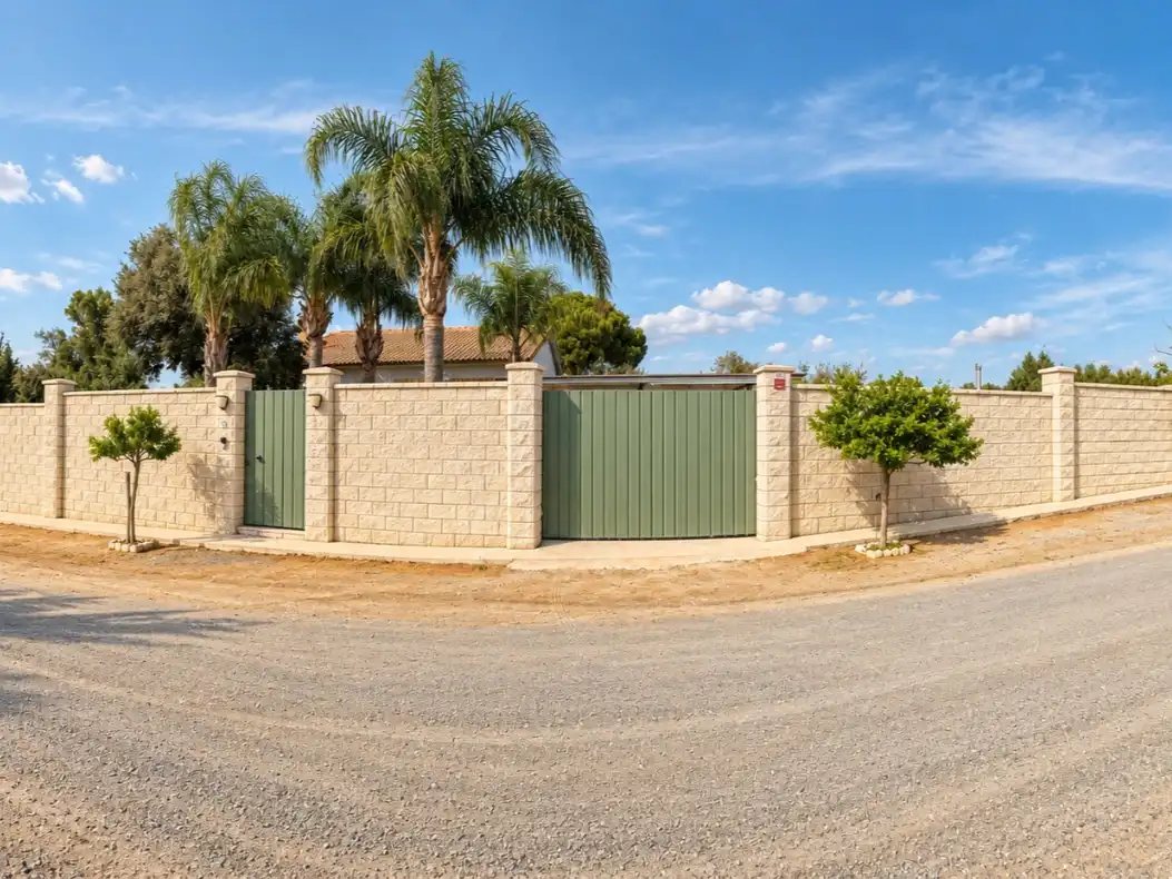 Vista exterior de Casa o chalet en venta en Arahal, Sevilla