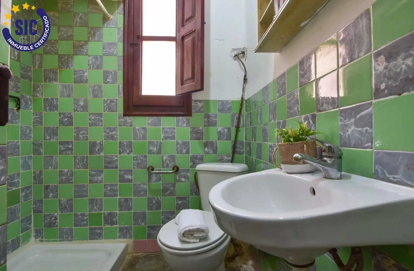 Bathroom of Flat for sale in Paiporta