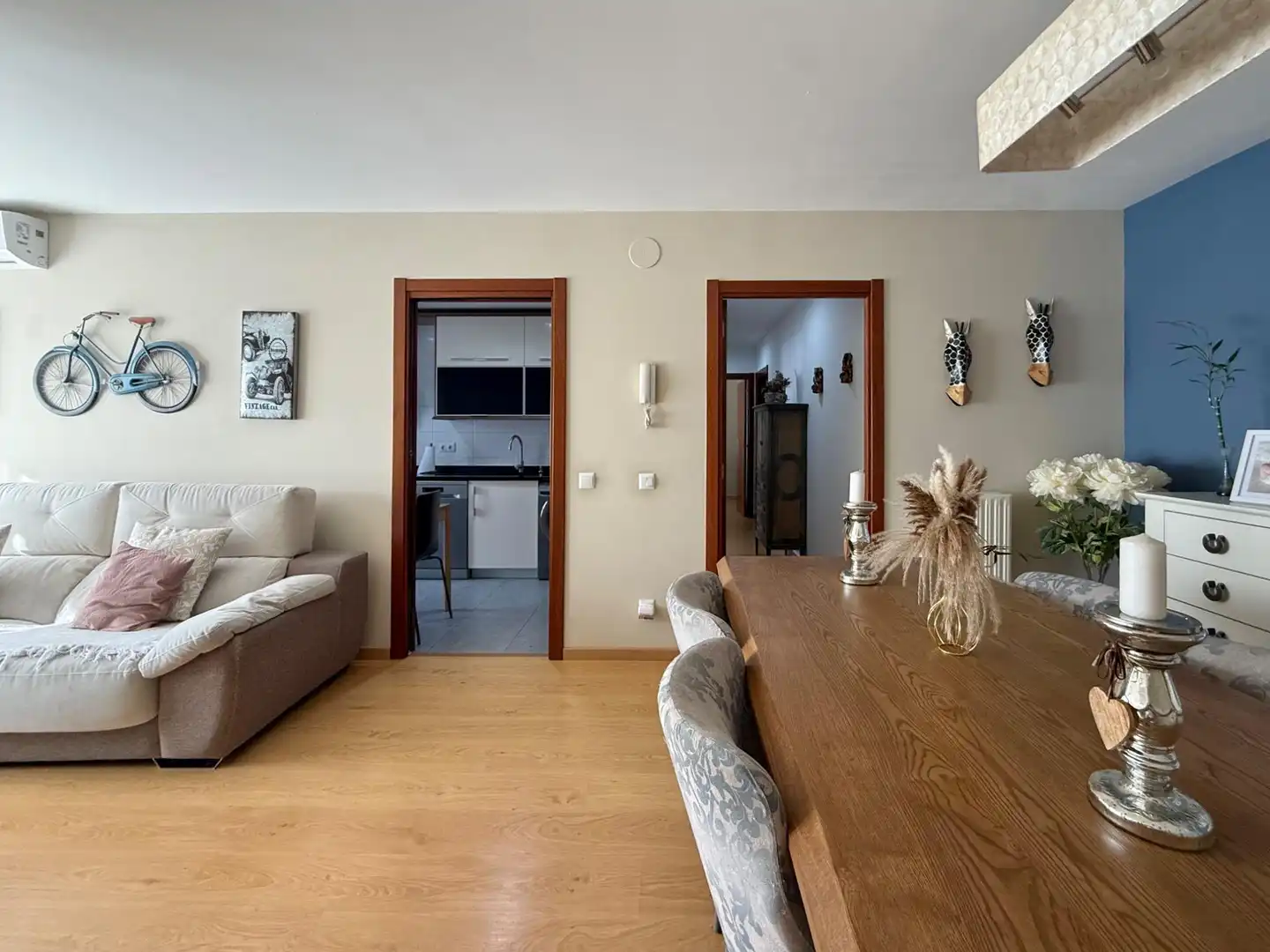 Living room of Flat for sale in Tudela  with Air Conditioner, Heating and Parquet flooring