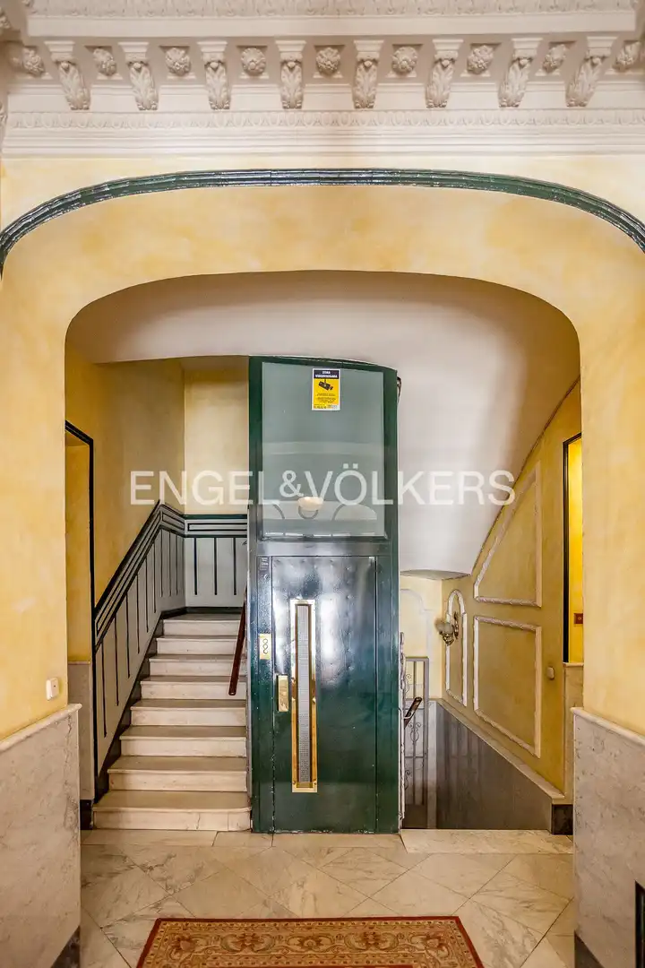 Flat for sale in Madrid  with Air Conditioner and Heating