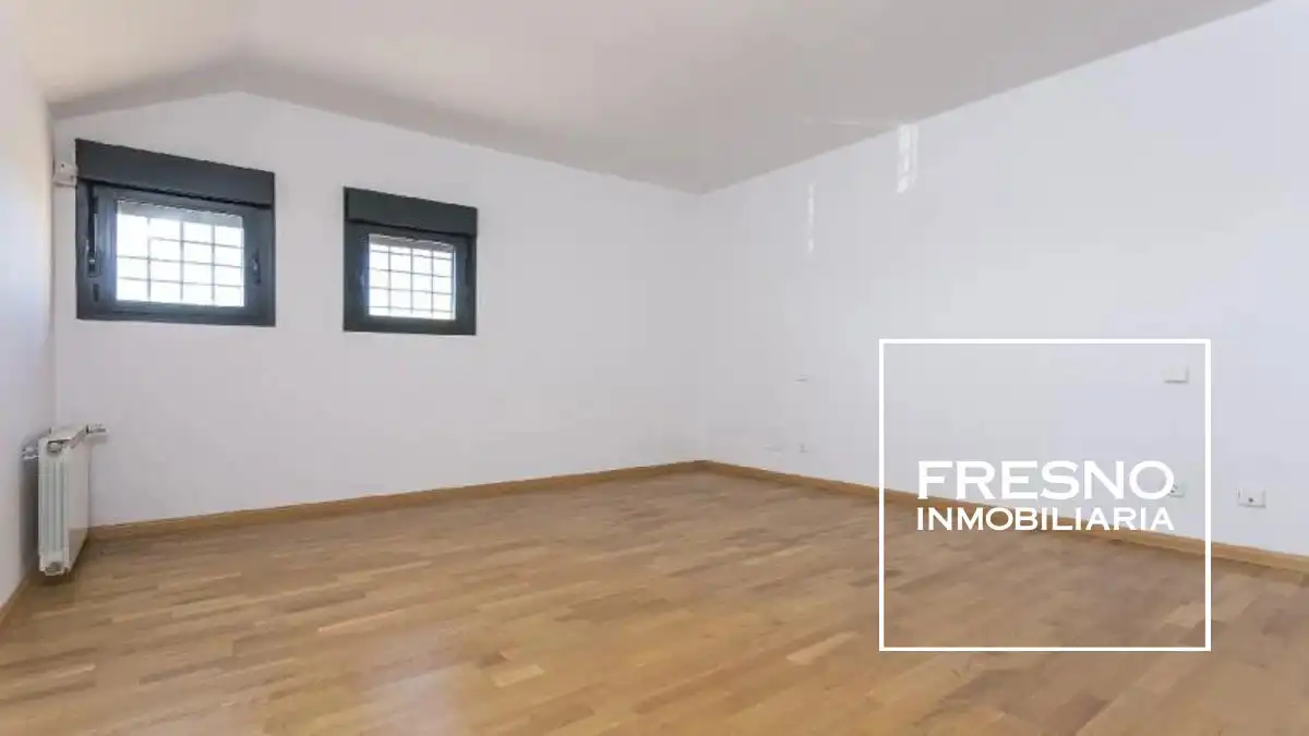 Habitación de Casa adosada en venta en Rivas-Vaciamadrid con Jardín privado