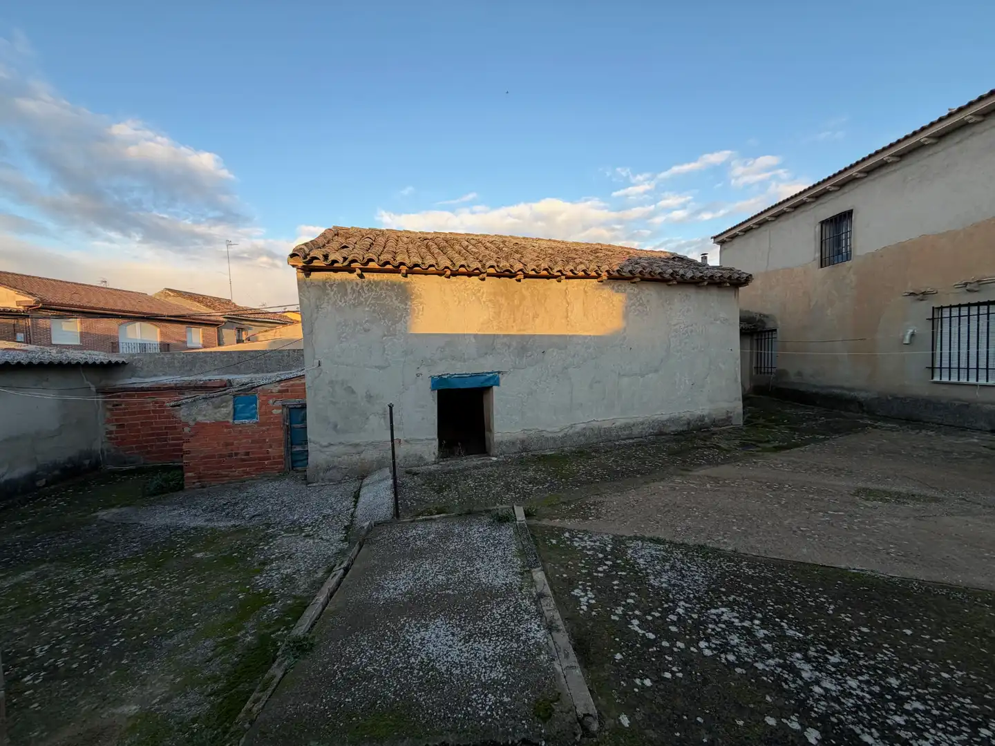 Vista exterior de Finca rústica en venda en Valdunquillo amb Calefacció, Terrassa i Traster