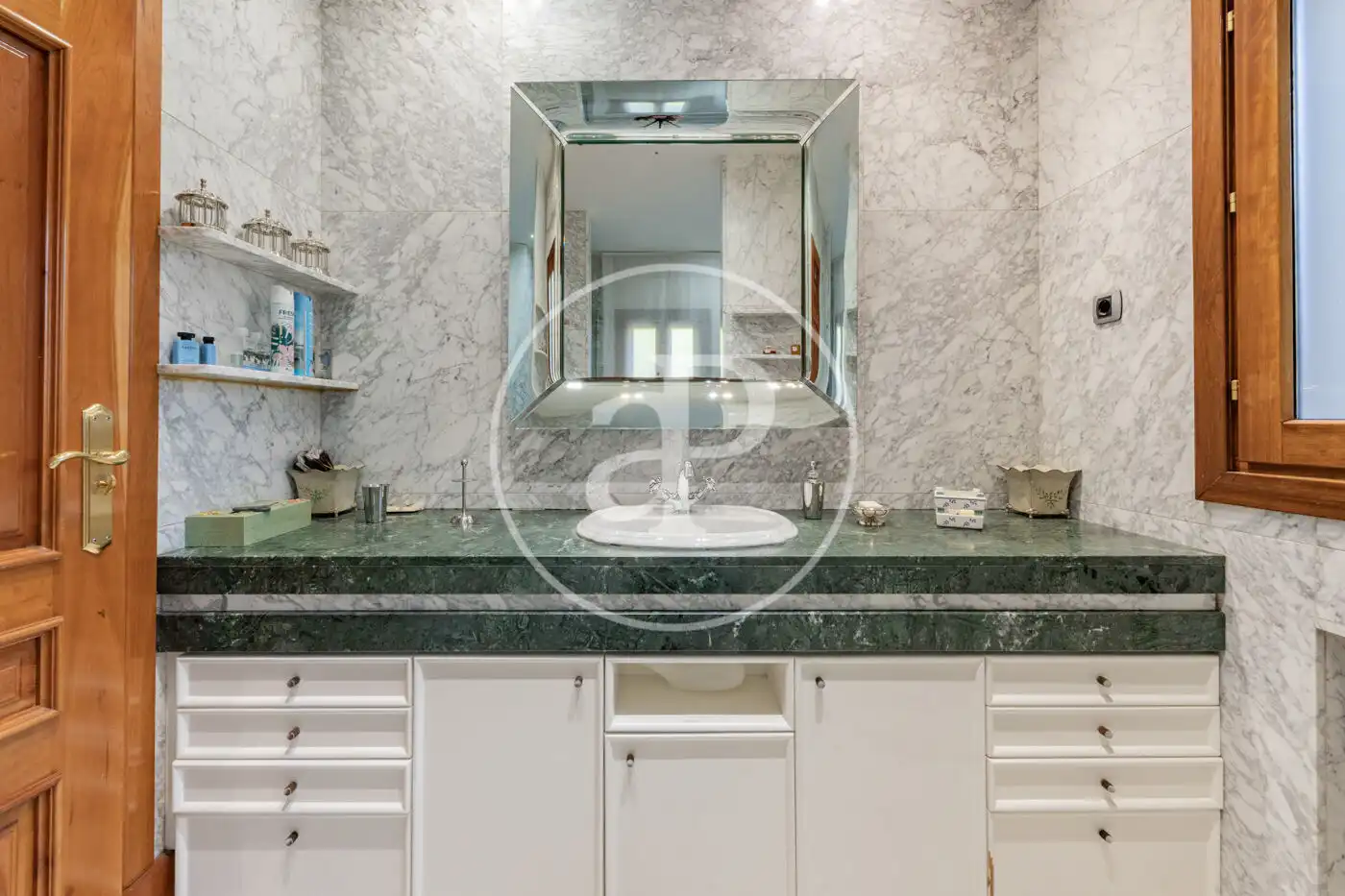 Bathroom of Houses for sale in Madrid  with Air Conditioner, Heating and Private garden
