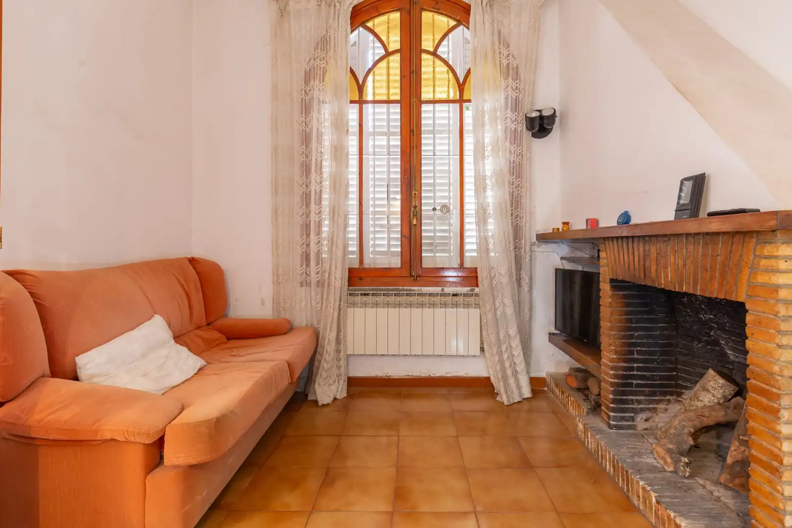 Sala de estar de Casa adosada en venta en Esplugues de Llobregat con Calefacción, Terraza y Alarma