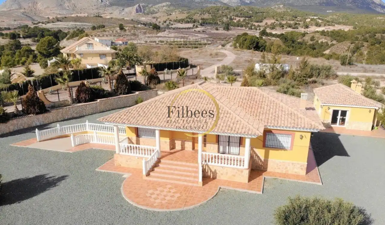 Vista exterior de Finca rústica en venda en Lorca amb Jardí privat, Terrassa i Moblat