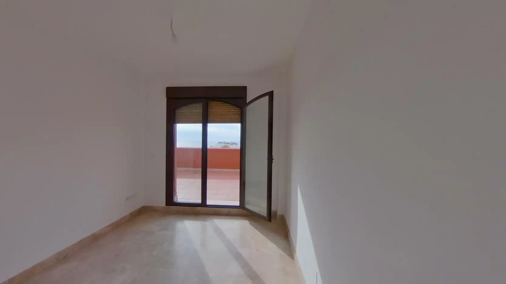 Ático en venta en Estepona con Trastero y Piscina