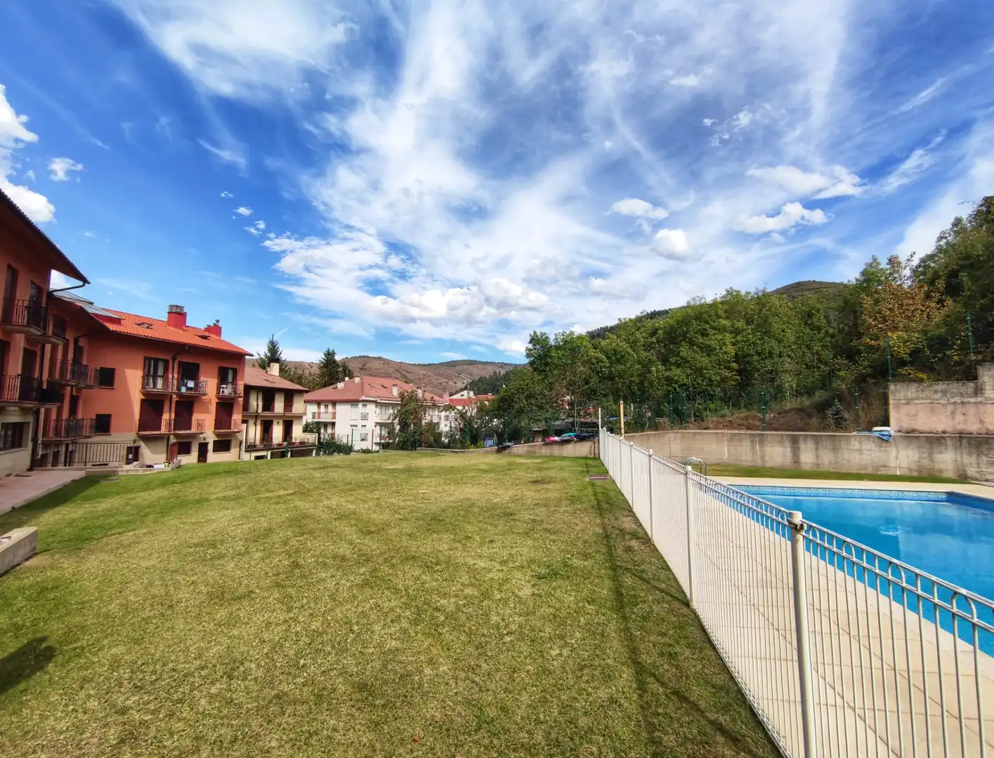 Vista exterior de Apartamento en venta en Ezcaray con Calefacción, Amueblado y Balcón
