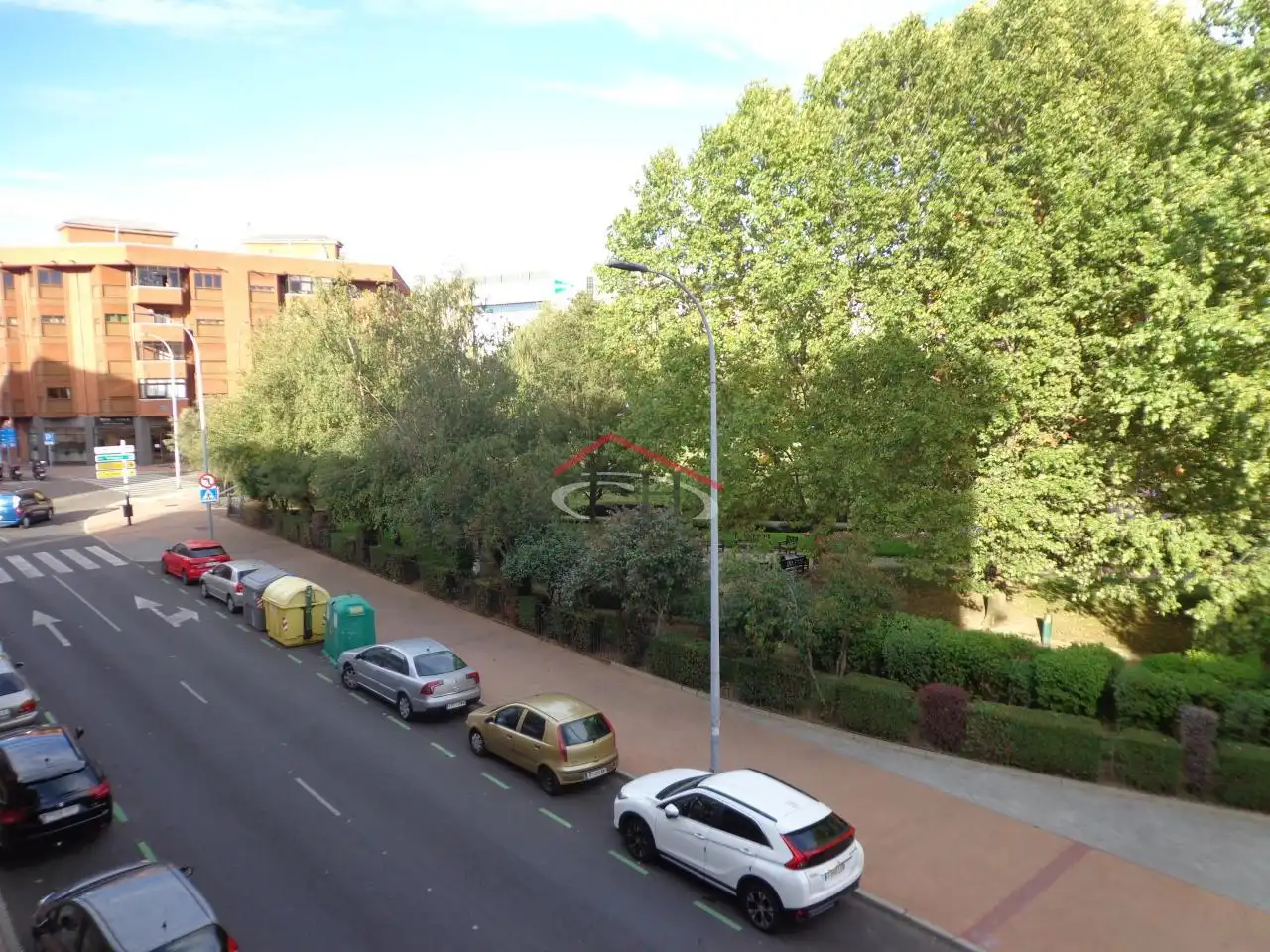 Außenansicht von Wohnung zur Miete in León Capital  mit Heizung, Parkett und Terrasse
