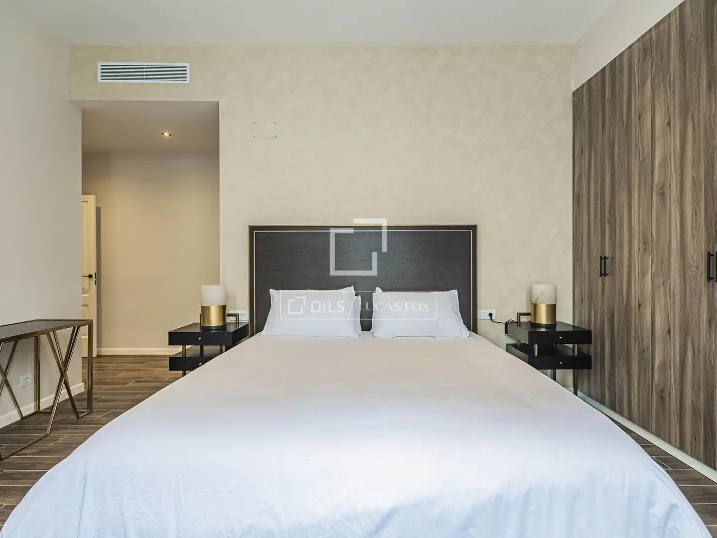 Habitación de Piso en venta en Barcelona con Aire acondicionado, Calefacción y Balcón