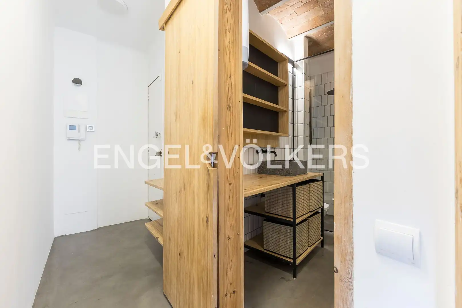 Flat for sale in Barcelona  with Air Conditioner, Heating and Balcony