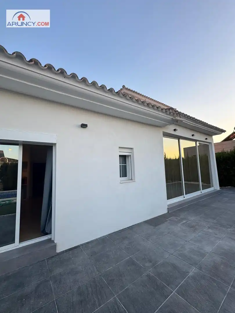 Exterior view of Houses for rent in Montequinto  with Air Conditioner, Parquet flooring and Terrace
