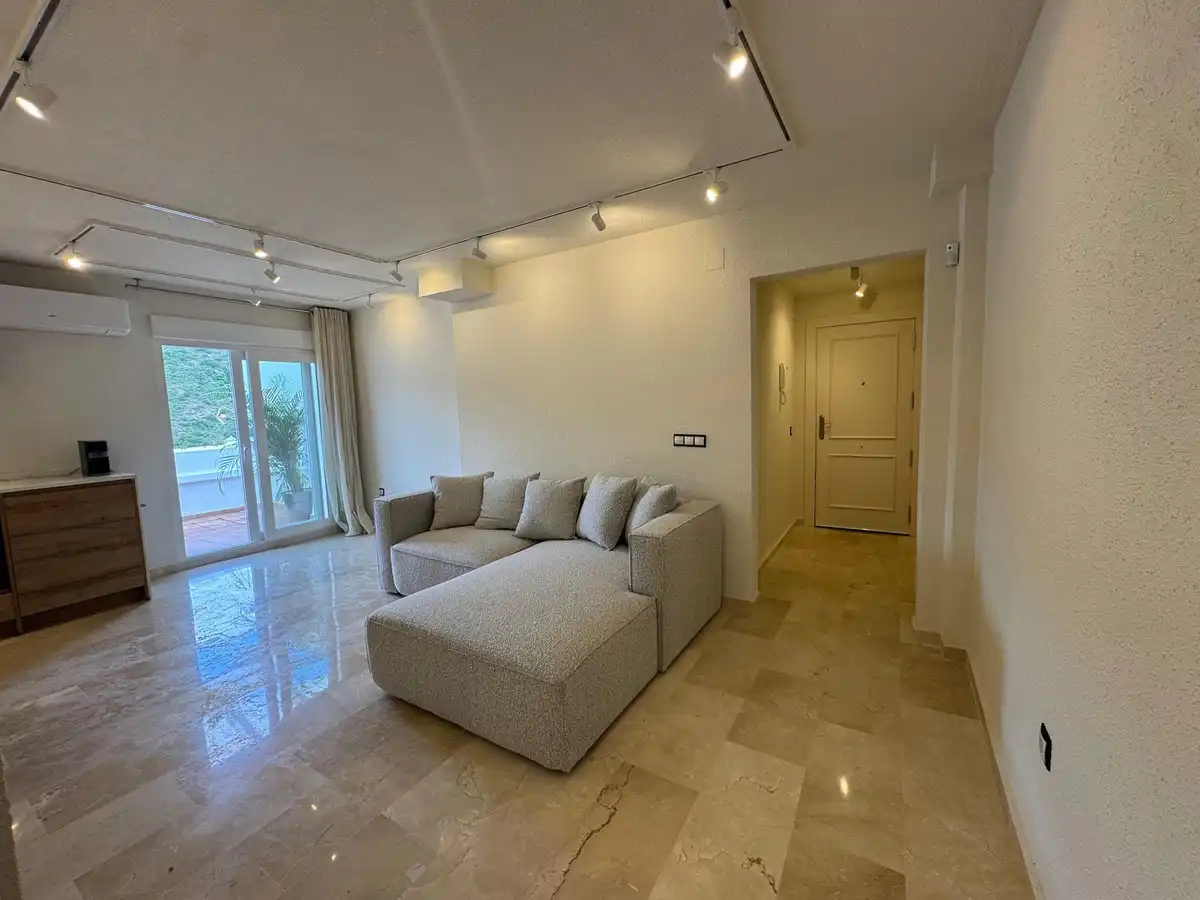 Living room of Flat for sale in Benahavís  with Air Conditioner and Terrace