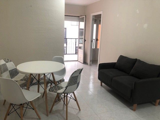 Wohnzimmer von Wohnungen miete in Cigales mit Heizung, Möbliert und Ofen