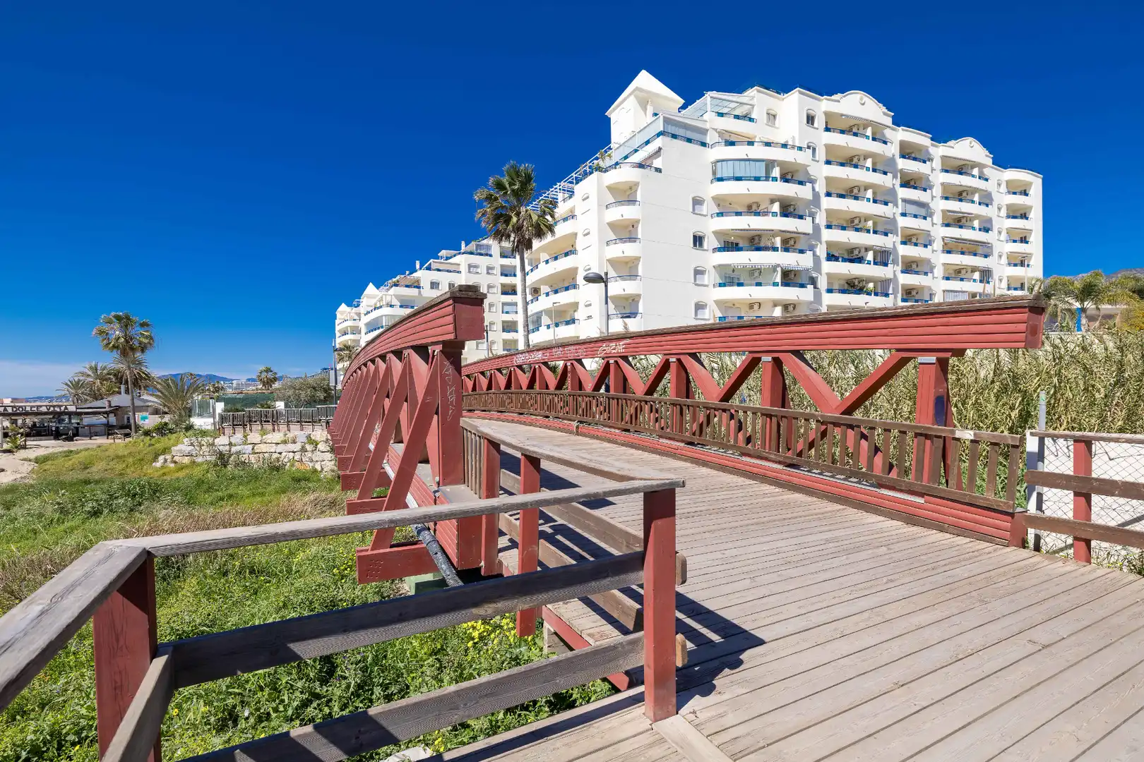 Außenansicht von Wohnung zum Verkauf in Marbella mit Klimaanlage, Heizung und Terrasse