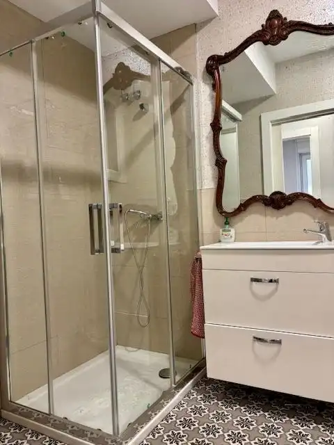 Bathroom of Flat for sale in  Pamplona / Iruña  with Air Conditioner, Furnished and Balcony