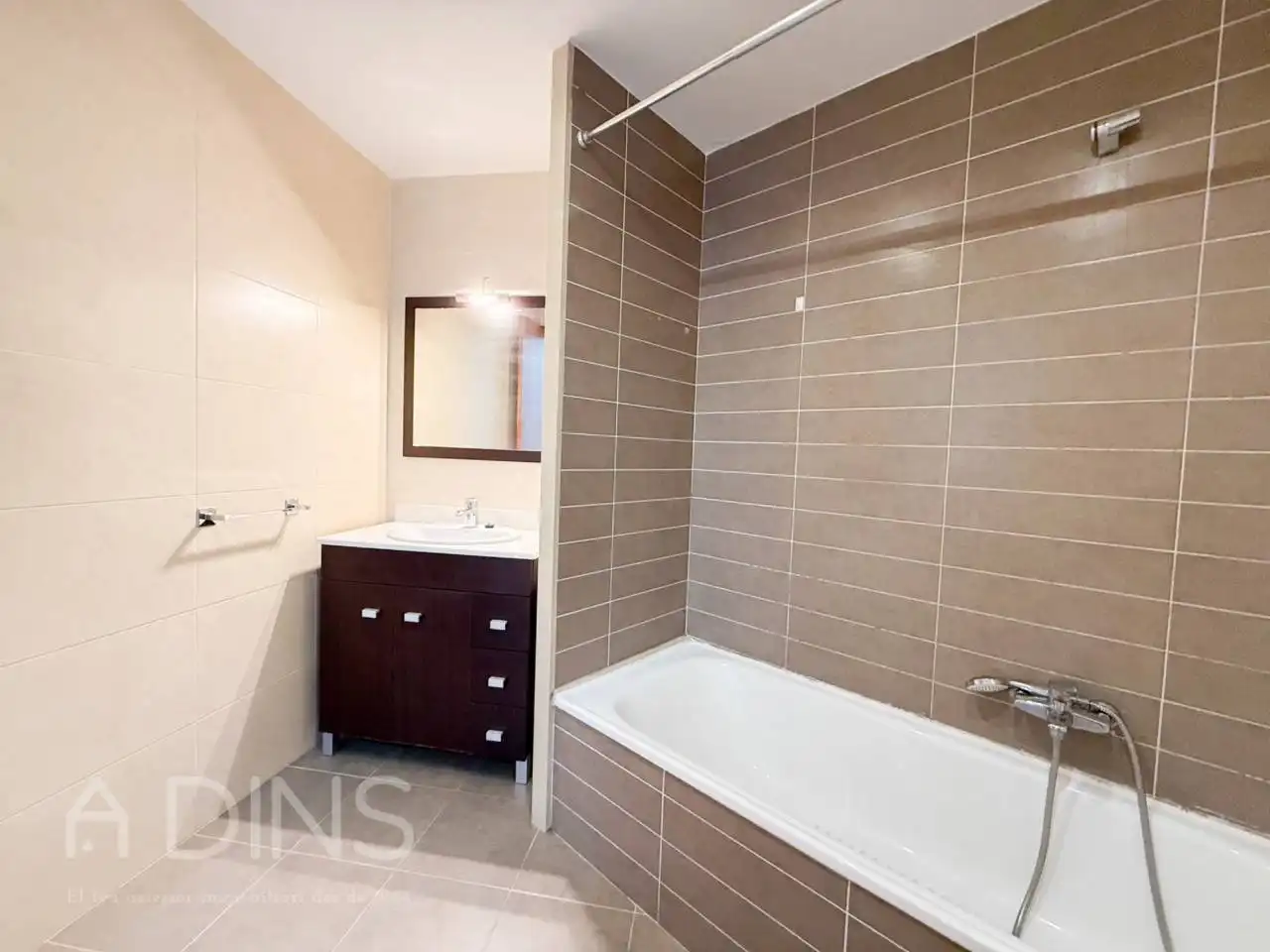 Baño de Piso en venta en Caldes de Montbui con Calefacción