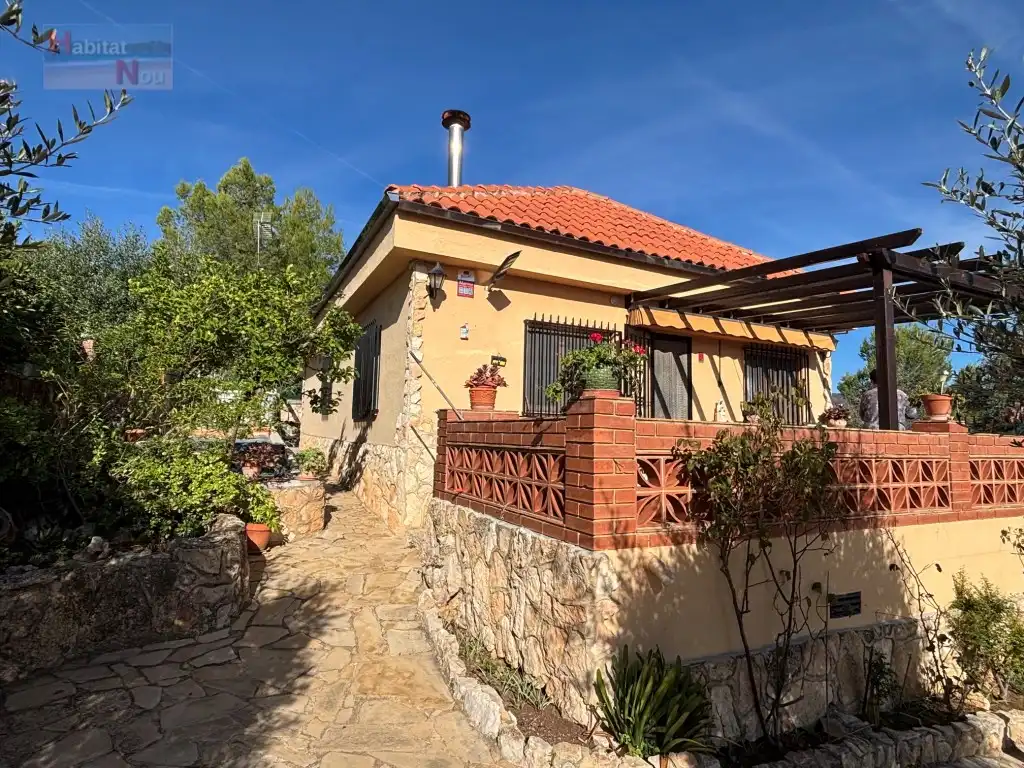 Villa avec piscine à vendre à Calle Barcelones