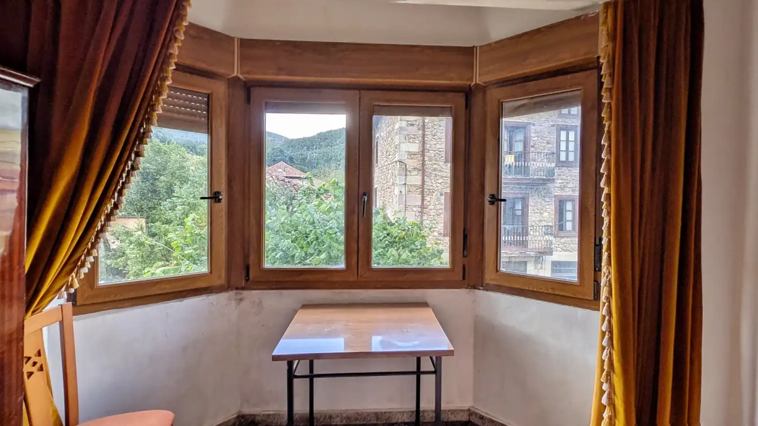 Terrassa de Casa o xalet en venda en Cabuérniga amb Jardí privat
