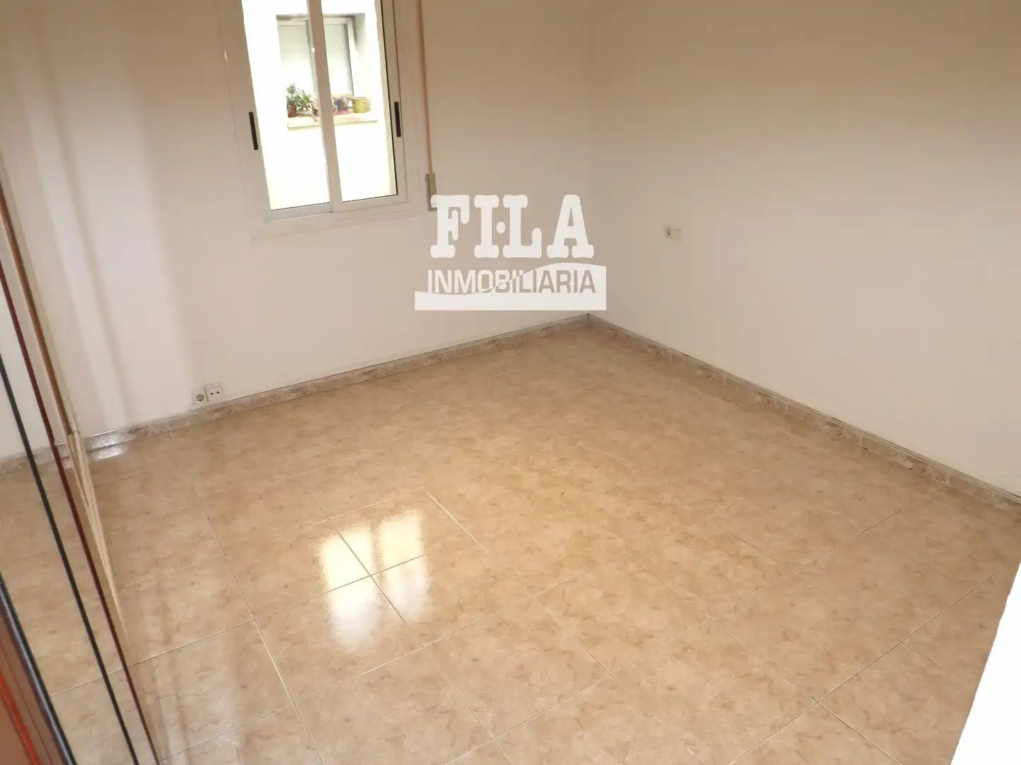Schlafzimmer von Dachboden zum Verkauf in Calafell mit Terrasse, Schwimmbad und Gemeinschaftspool