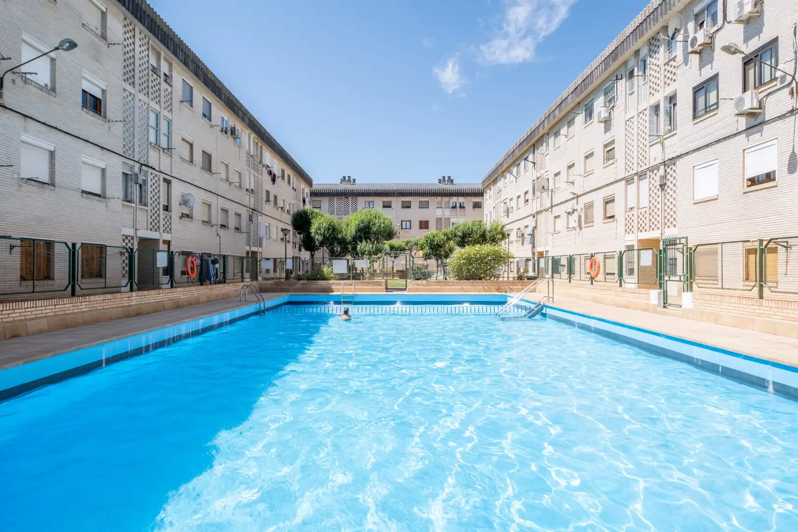 Swimming pool of Flat for sale in Utebo  with Air Conditioner, Heating and Balcony