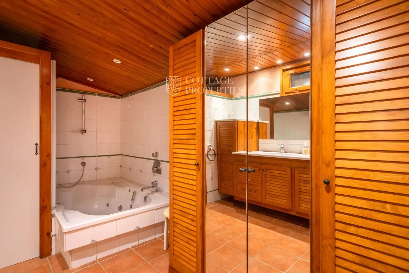Bathroom of Country homes for sale in Cistella  with Heating