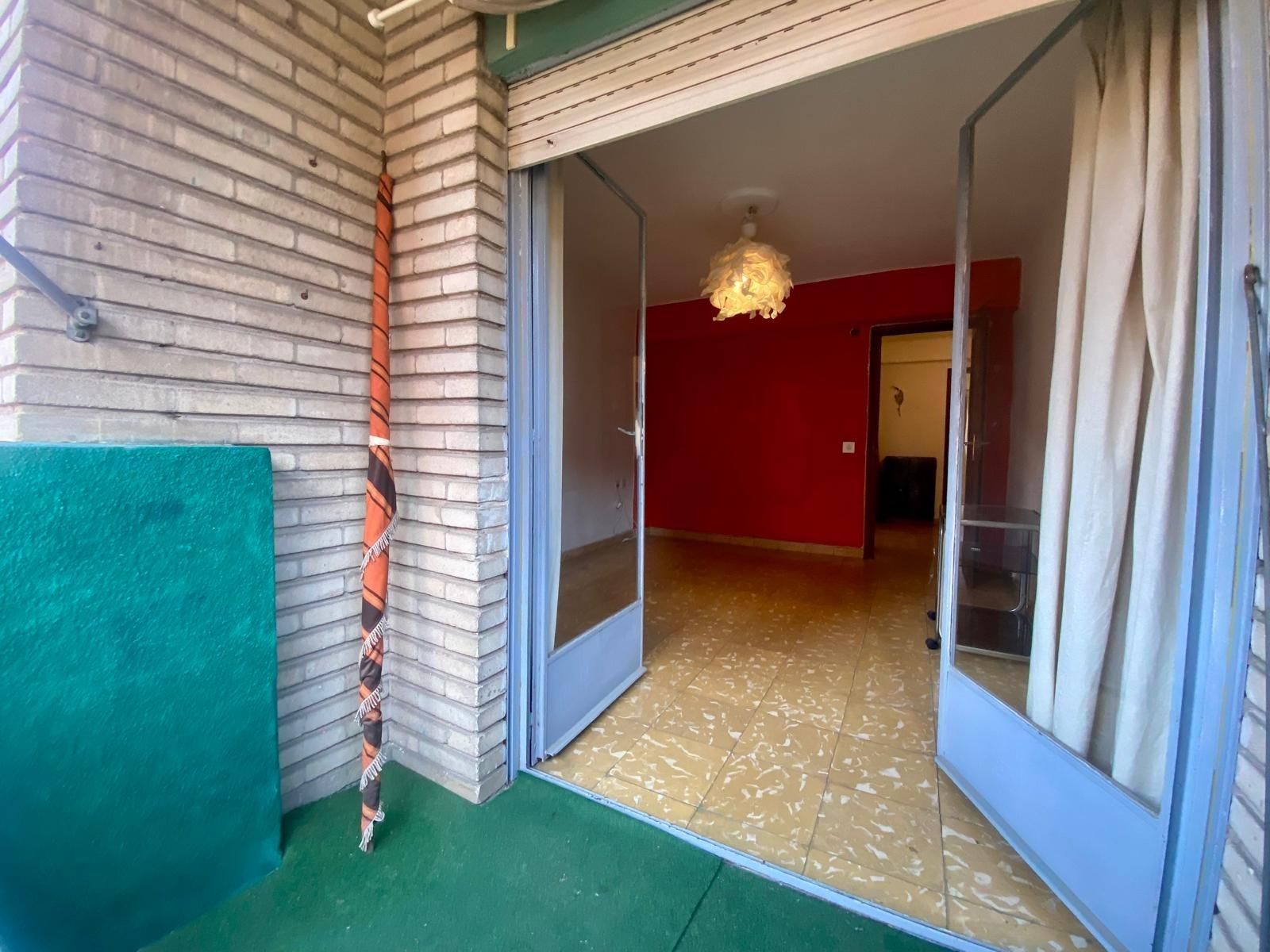 Flat for sale in  Valencia Capital  with Terrace and Balcony