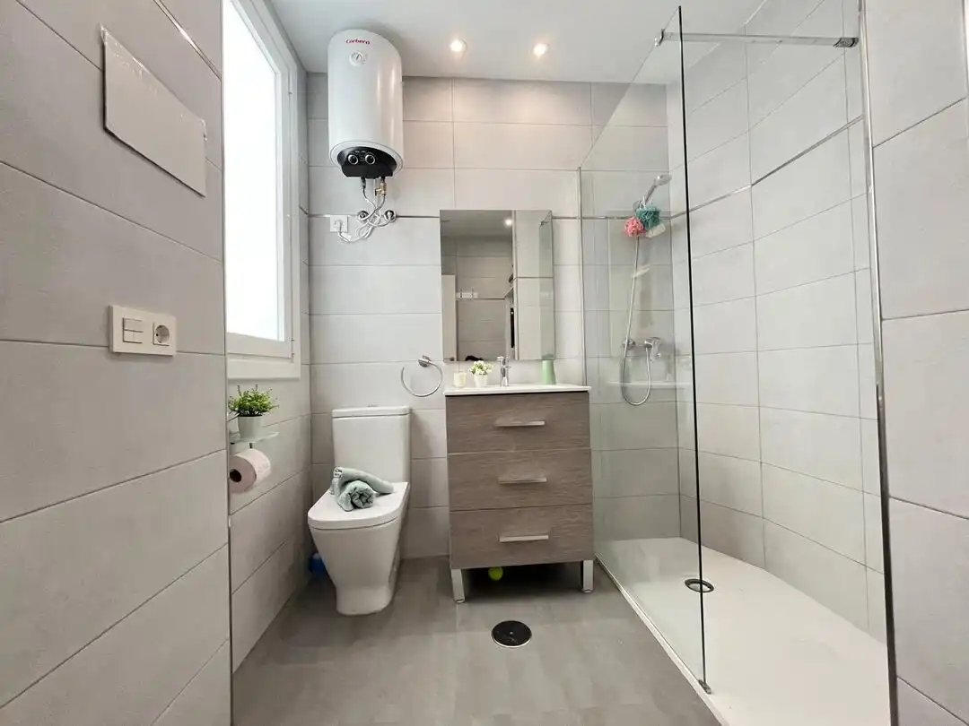 Baño de Piso en venta en  Pamplona / Iruña con Aire acondicionado y Calefacción