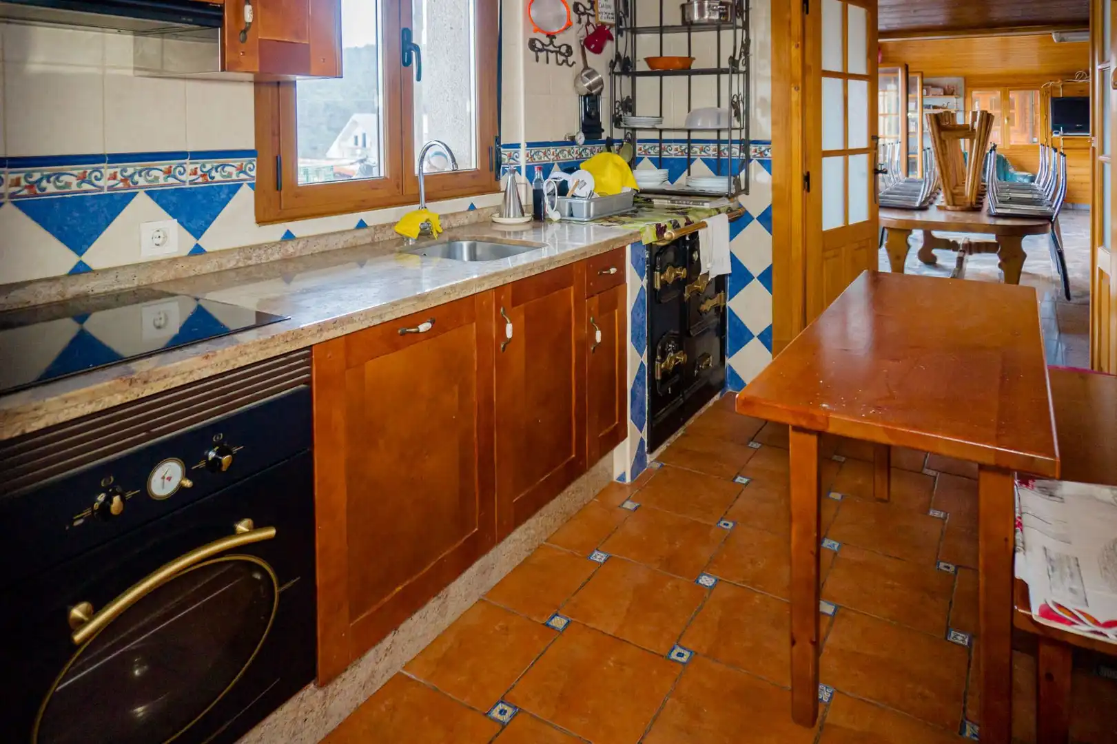 Cuina de Casa o xalet en venda en Villagatón amb Aire condicionat, Calefacció i Jardí privat