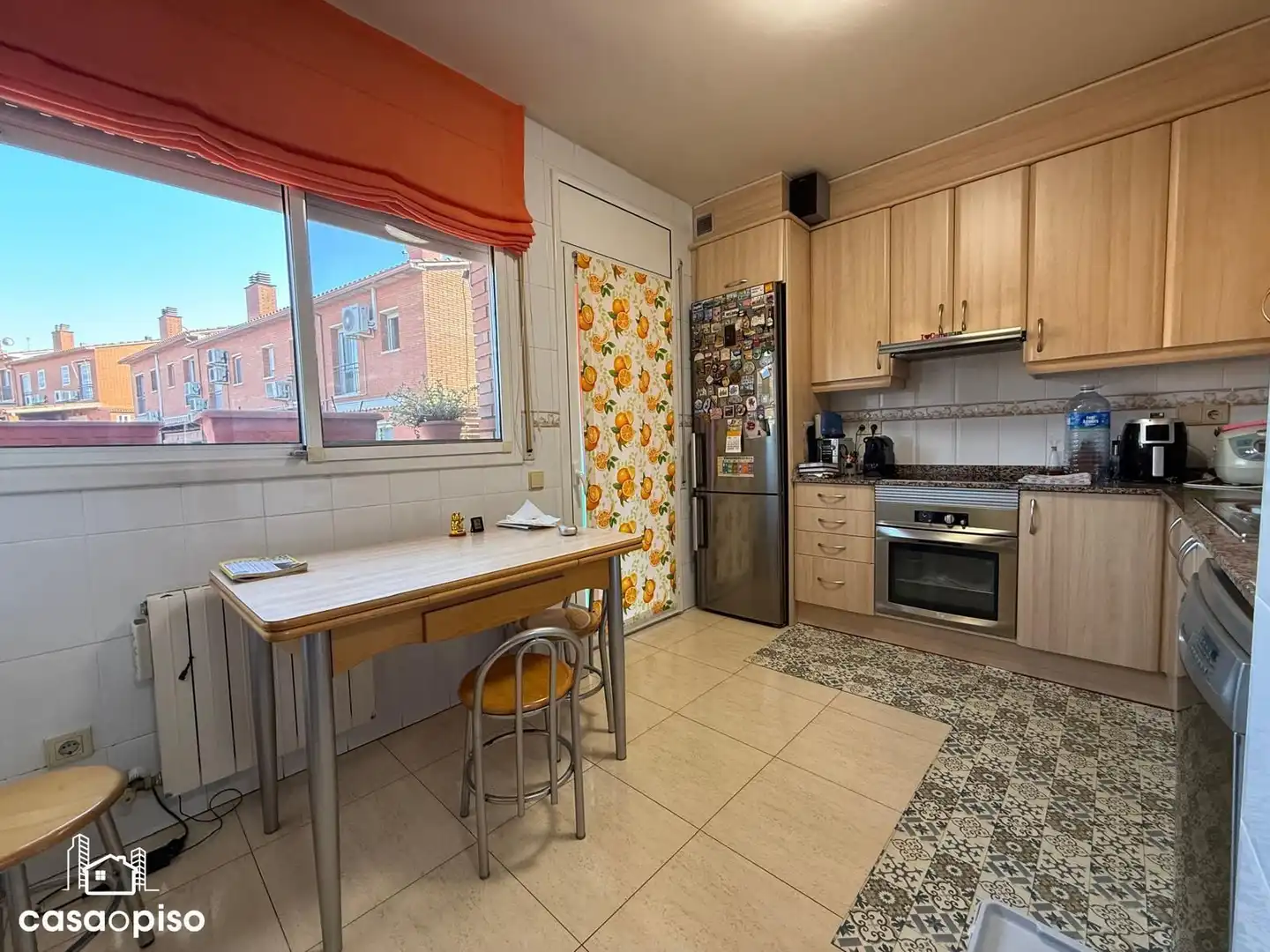 Cocina de Casa adosada en venta en Santa Perpètua de Mogoda con Calefacción y Terraza