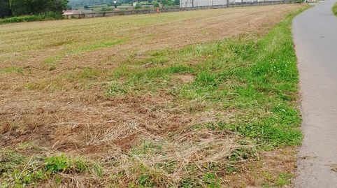 Gran oportunidad!!! Se vende amplia finca edificable en Ordes, al lado del Camino de Santiago. Muy llana y soleada. Superficie tot