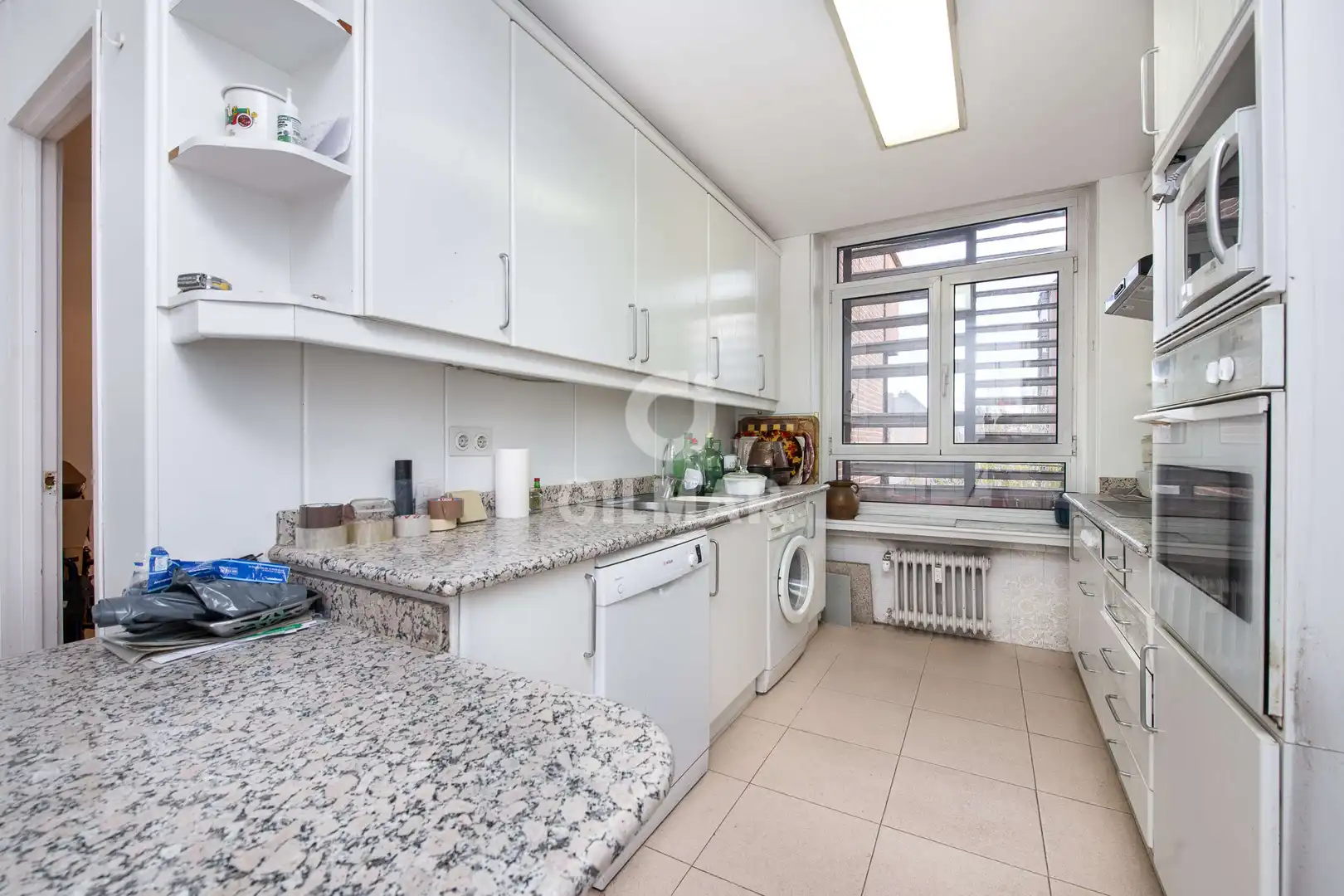 Küche von Wohnung zum Verkauf in Madrid mit Heizung, Privatgarten und Abstellraum