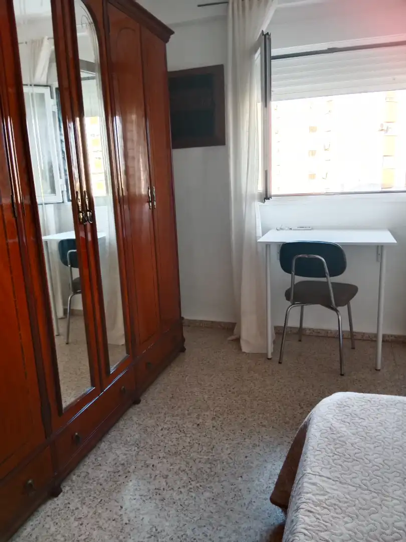 Bedroom of Flat for rent in Sevilla  with Air Conditioner, Heating and Furnished