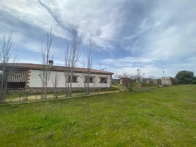 Finca rústica en venta en Cenicientos con Jardín privado