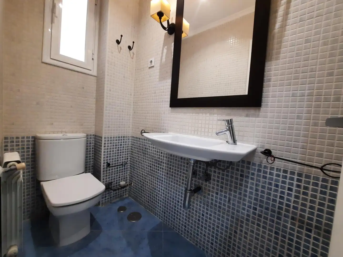 Badezimmer von Wohnung zur Miete in Madrid mit Klimaanlage, Heizung und Parkett