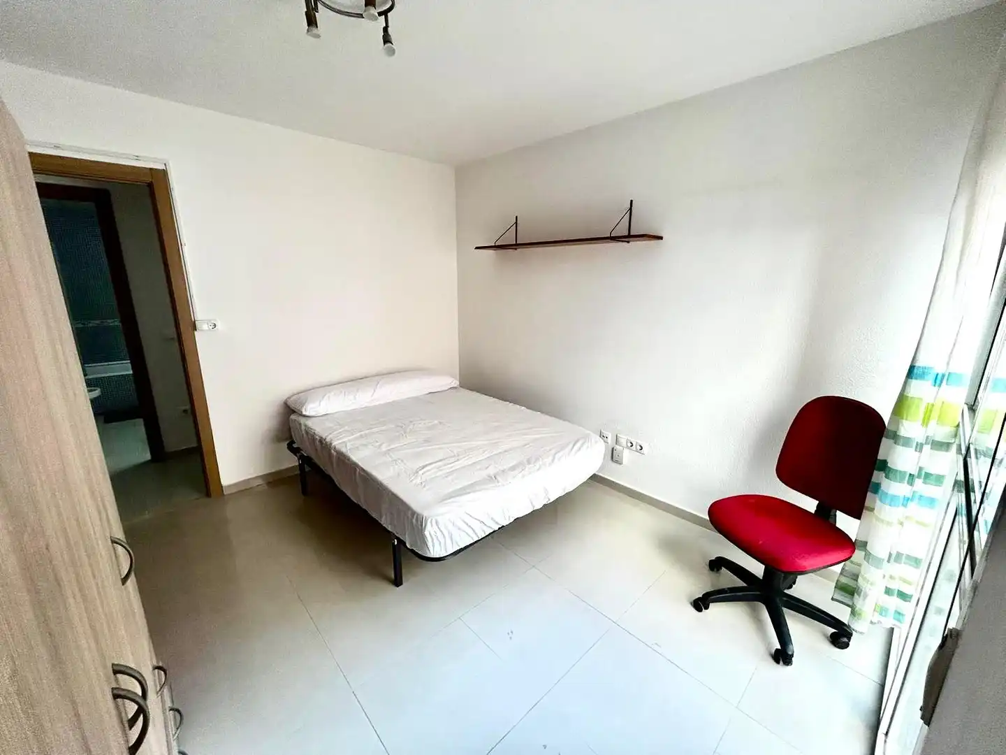 Wohnung zur Miete in Carrer Alicante, Haygon - Universidad